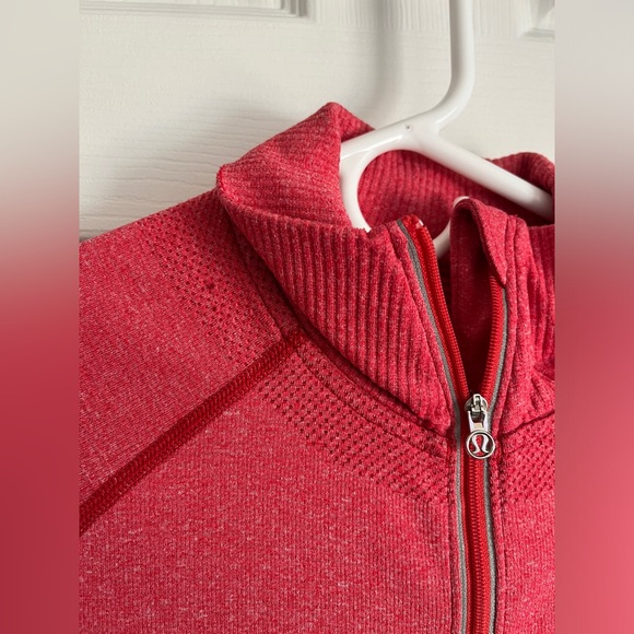 Lululemon Swiftly Tech 1/2 Zip - Picture 2 of 5